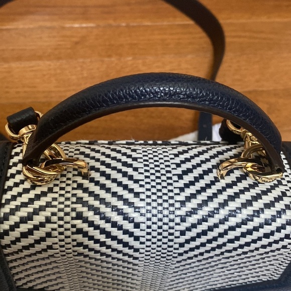 EUC Michael Kors Blue Navy and White Kinsley XS satchel. - Picture 13 of 17